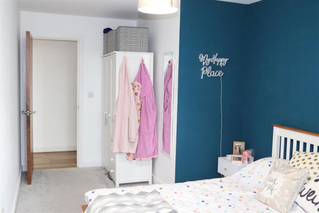 Property image 11 of 14