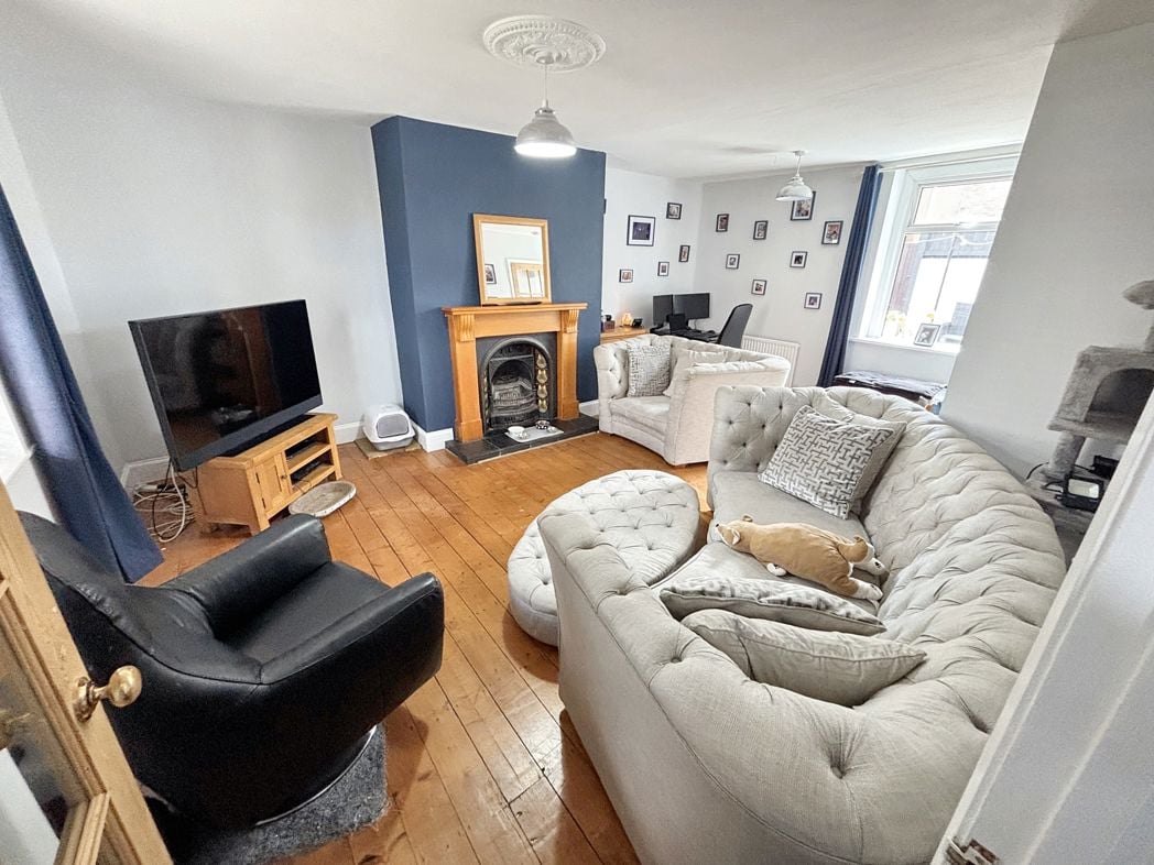 Property image 2 of 13