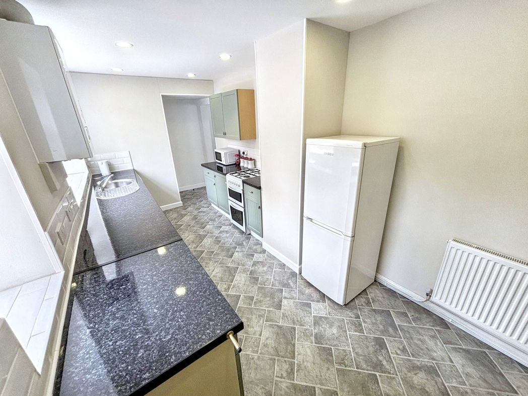 Property image 11 of 33