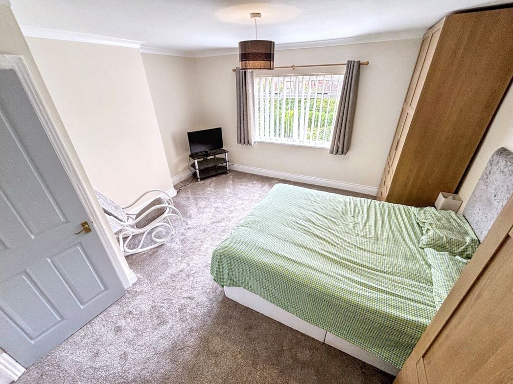 Property image 18 of 33