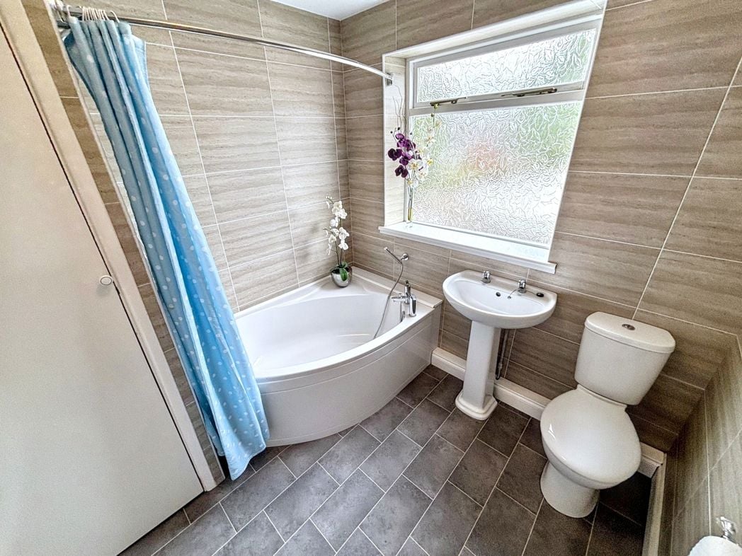 Property image 24 of 33