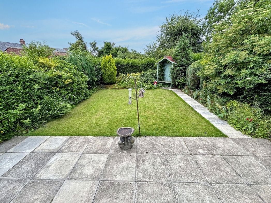 Property image 25 of 33