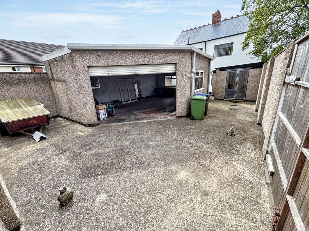 Property image 28 of 33