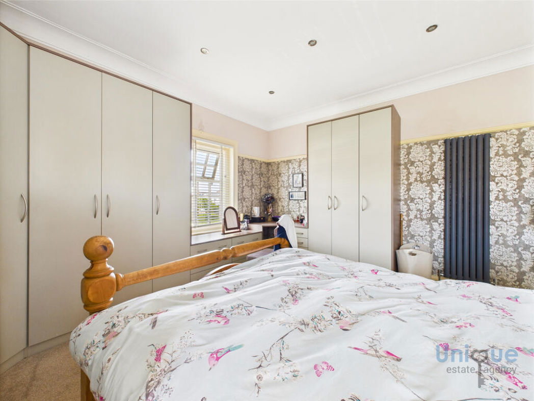 Property image 13 of 17