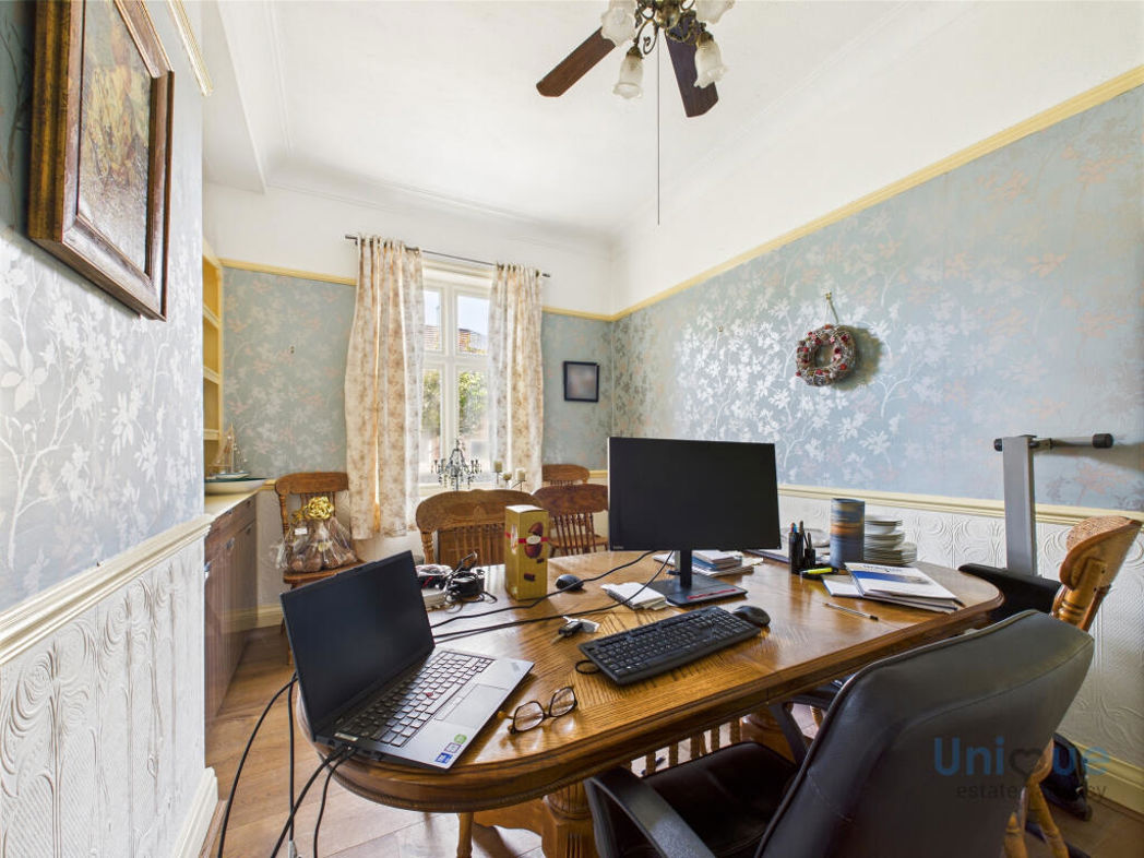 Property image 8 of 17