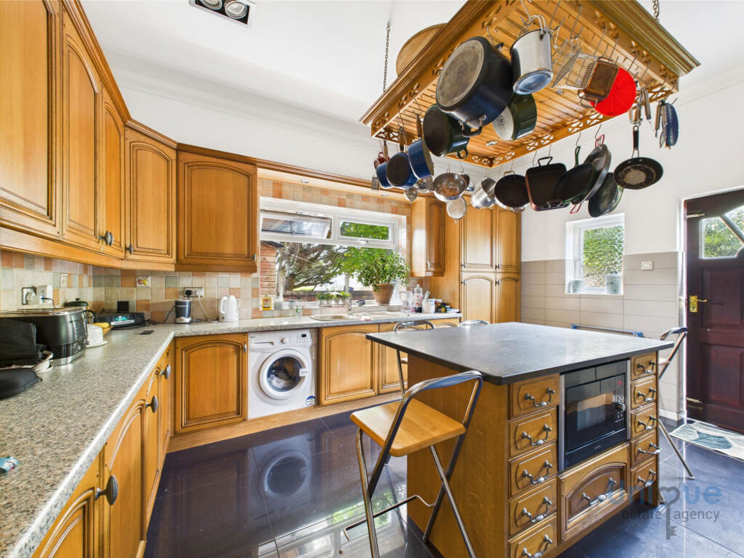 Property image 5 of 17