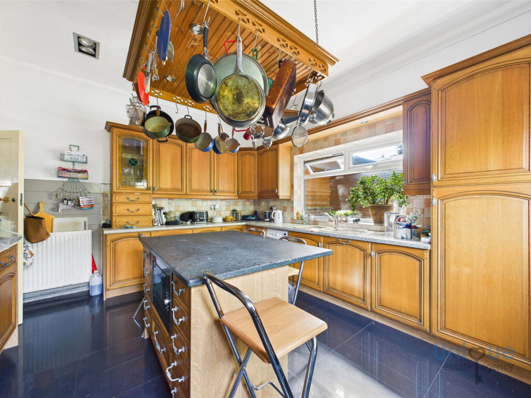 Property image 6 of 17
