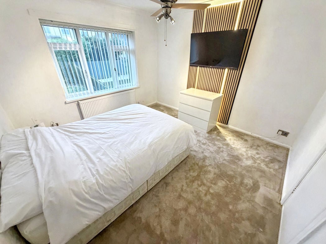Property image 11 of 17