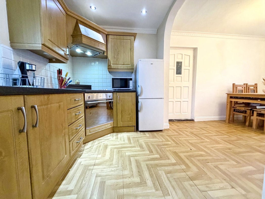 Property image 6 of 17