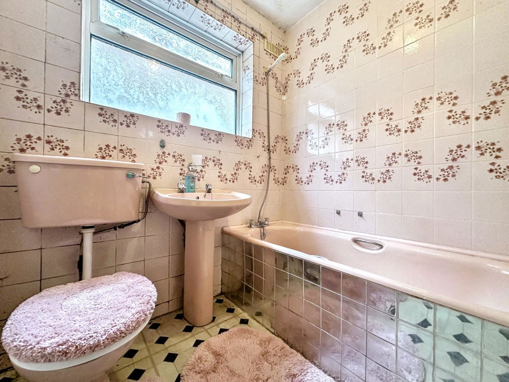 Property image 11 of 15