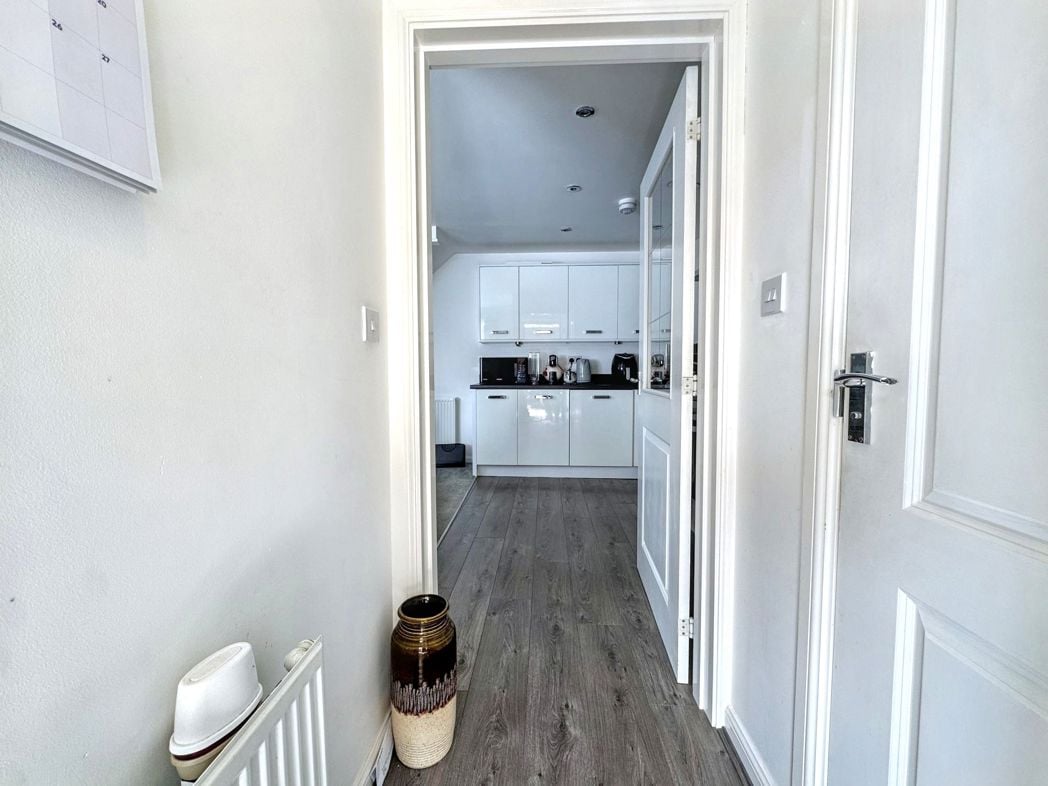 Property image 5 of 11