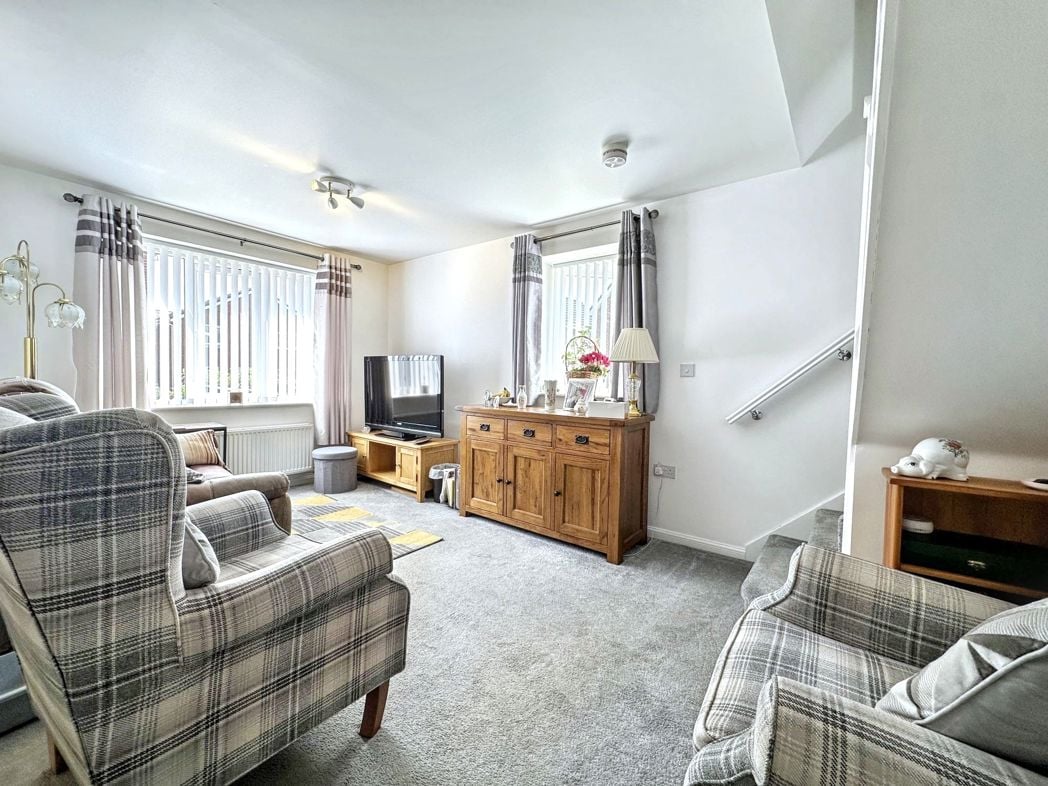 Property image 2 of 11