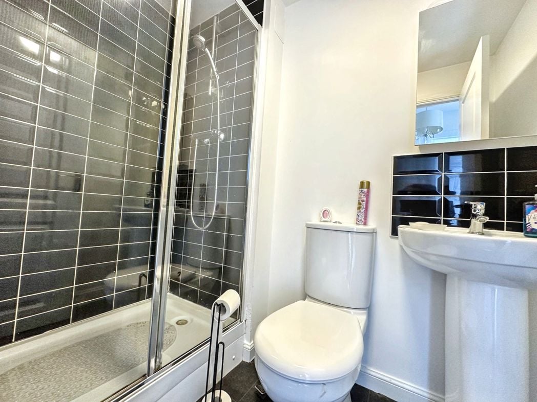 Property image 9 of 11