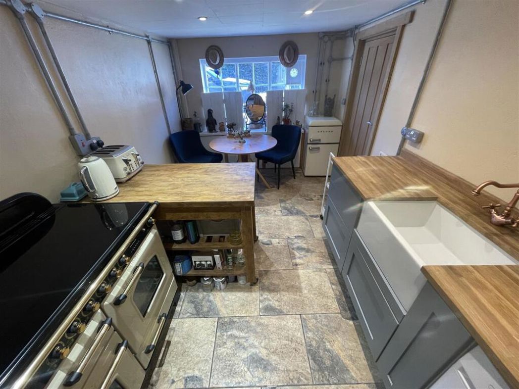 Property image 2 of 14