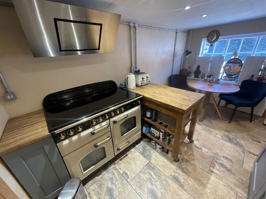 Property image 7 of 14