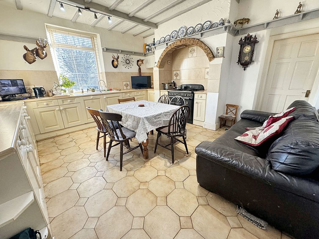 Property image 8 of 39