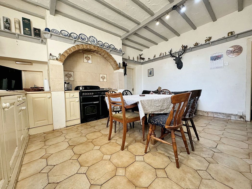 Property image 9 of 39