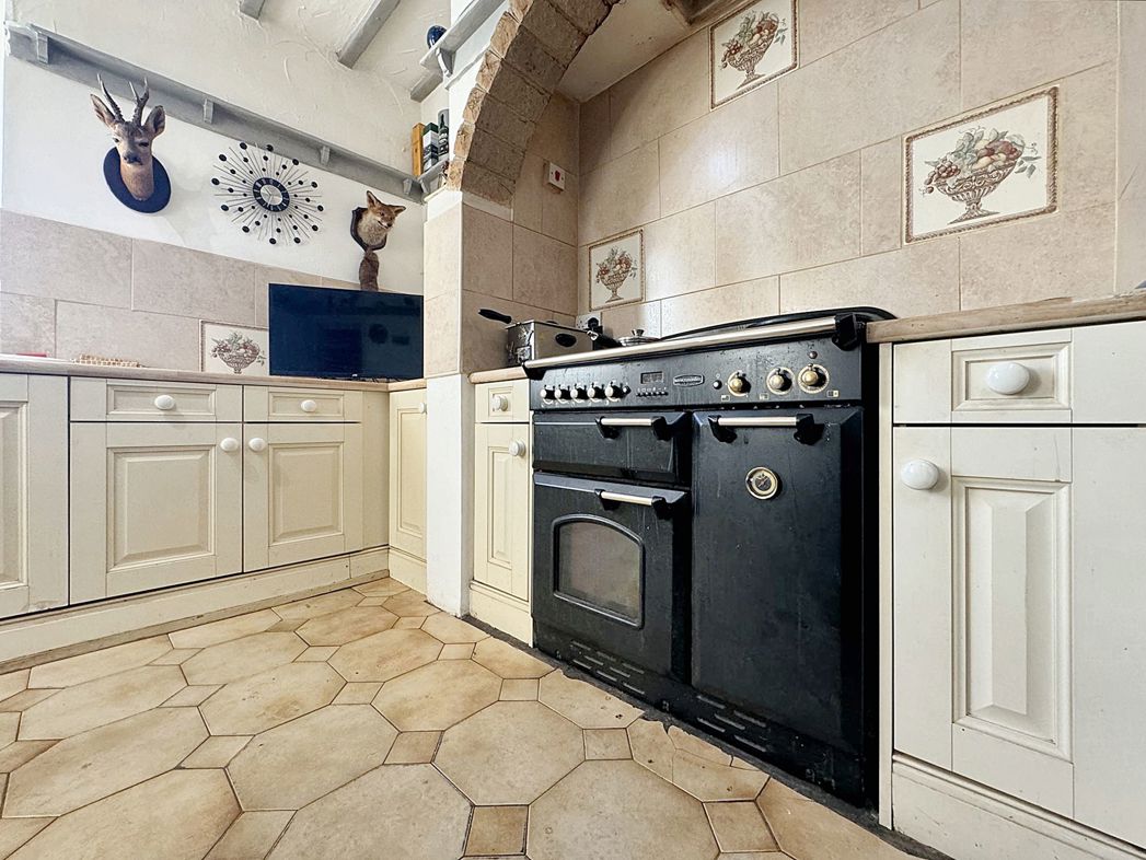Property image 11 of 39