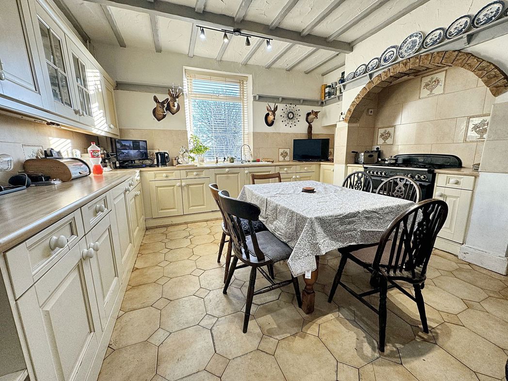 Property image 10 of 39
