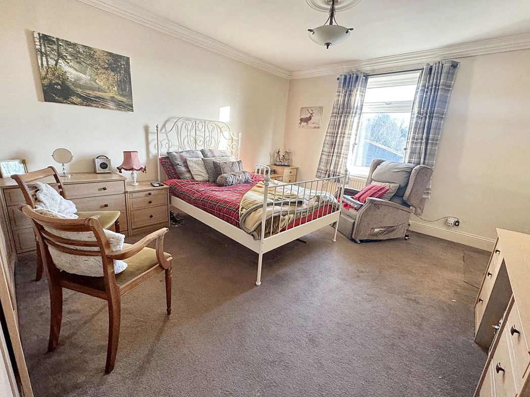 Property image 14 of 39