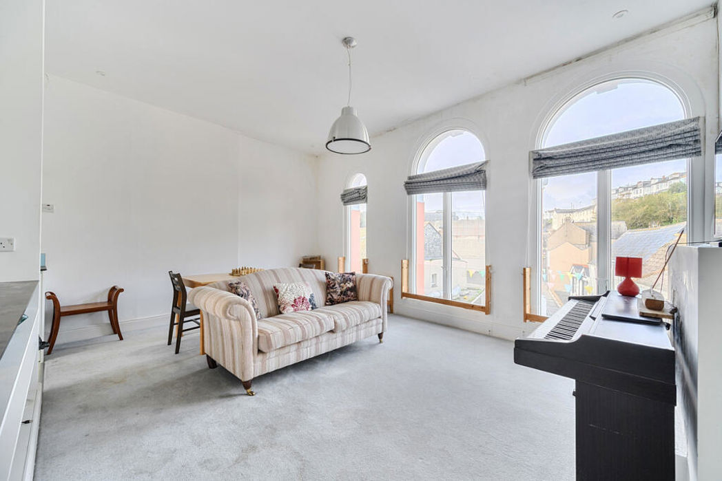 Property image 3 of 18