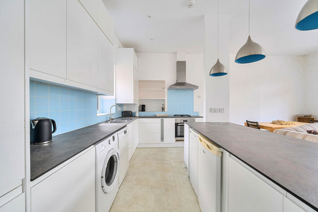 Property image 4 of 18