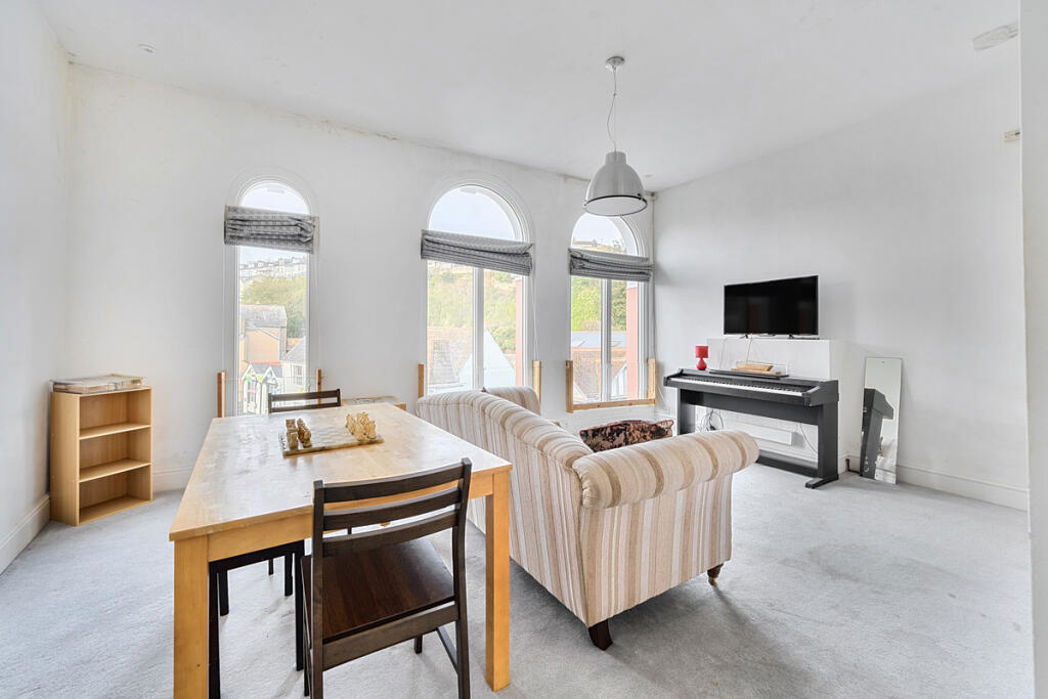 Property image 5 of 18