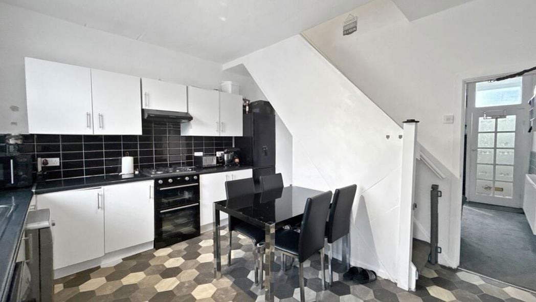 Property image 4 of 13