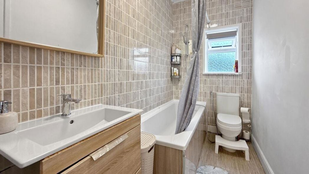 Property image 11 of 13
