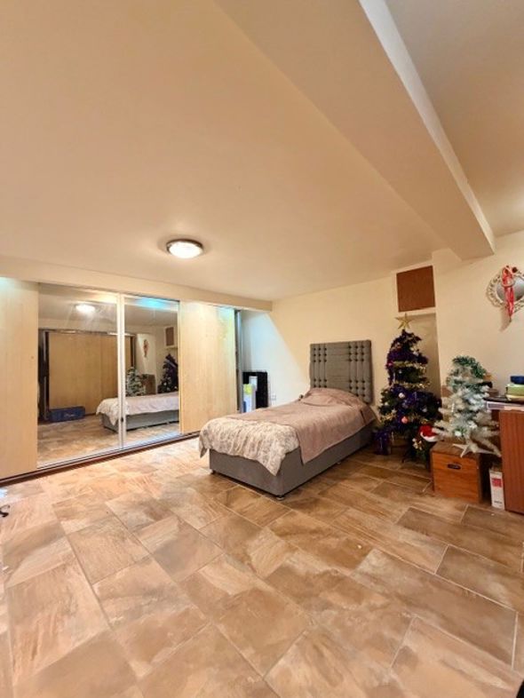 Property image 21 of 31