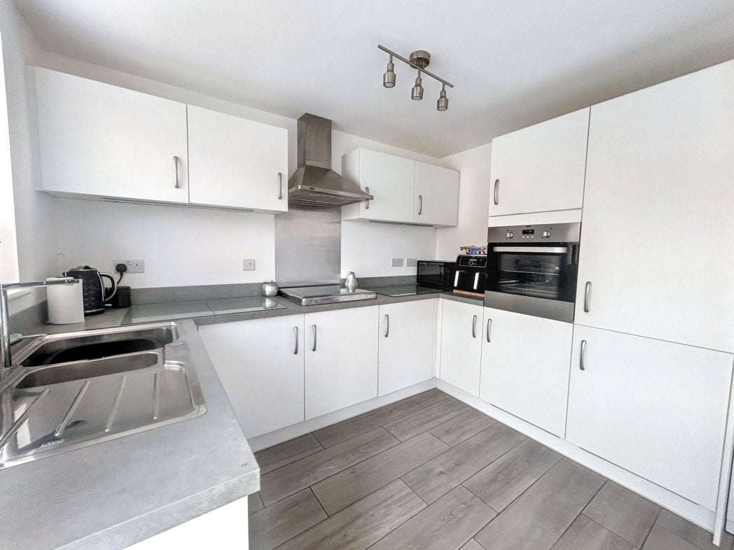 Property image 5 of 21