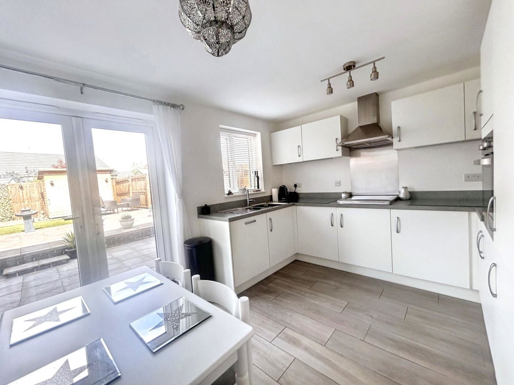 Property image 3 of 21