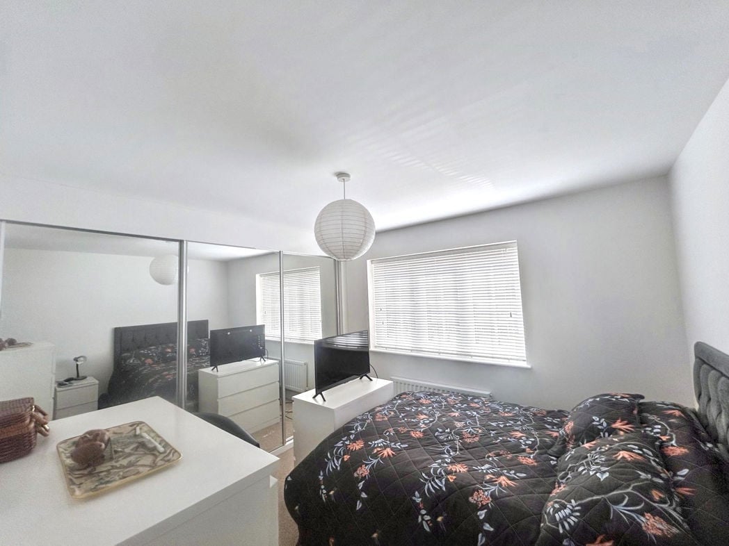 Property image 10 of 21