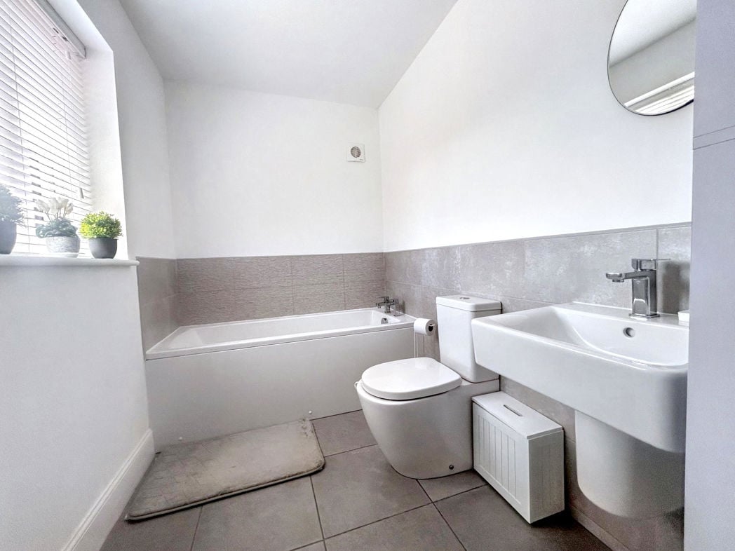 Property image 12 of 21