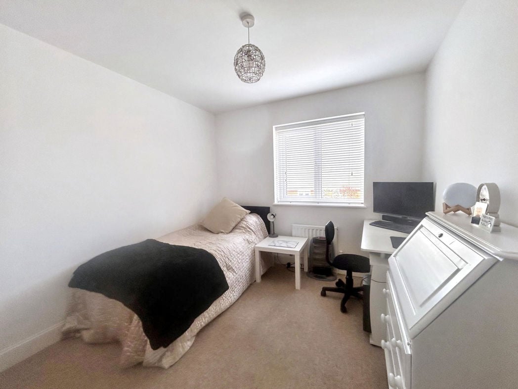 Property image 14 of 21