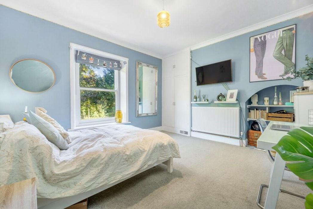 Property image 25 of 54