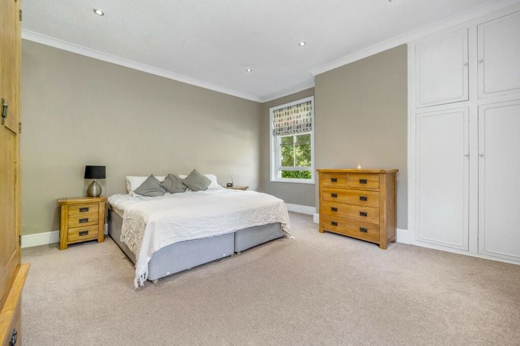 Property image 30 of 54