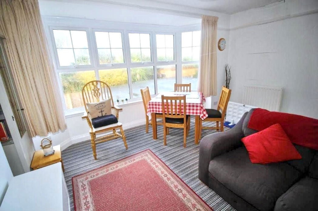 Property image 8 of 19