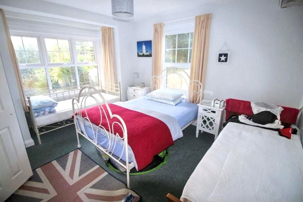 Property image 13 of 19
