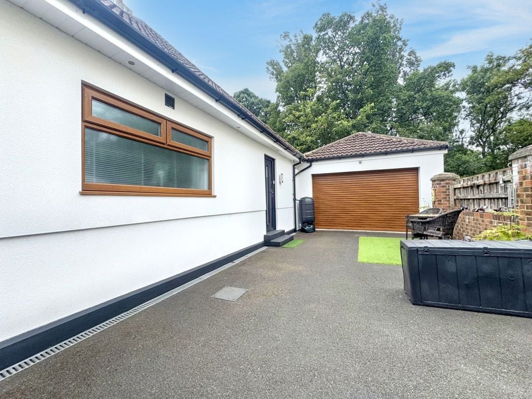Property image 27 of 32