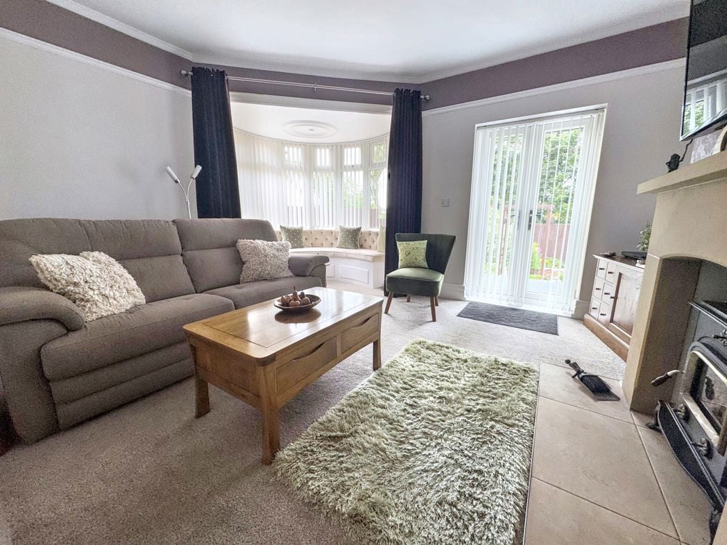 Property image 2 of 32