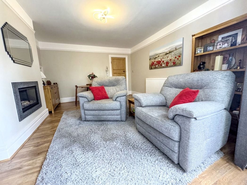 Property image 10 of 32