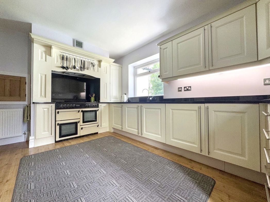 Property image 14 of 32