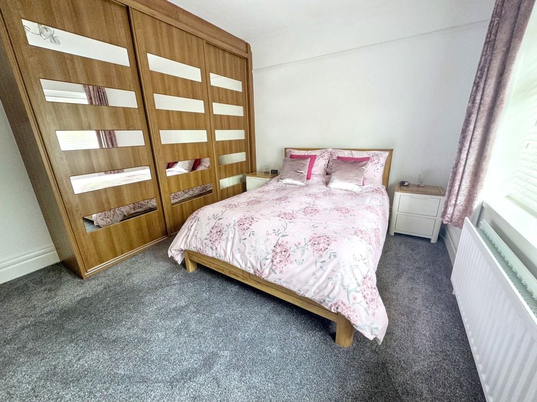 Property image 16 of 32