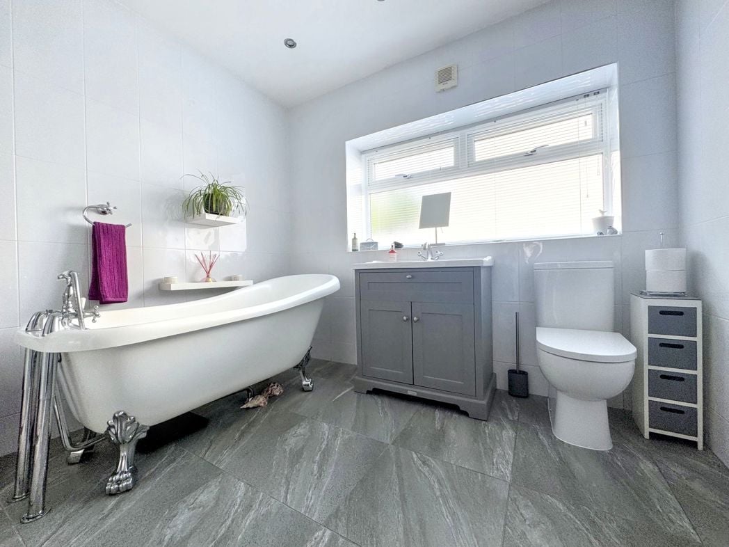 Property image 23 of 32