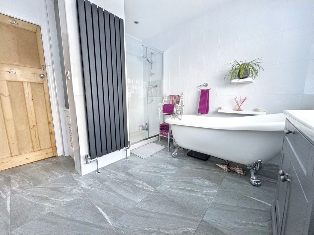 Property image 24 of 32