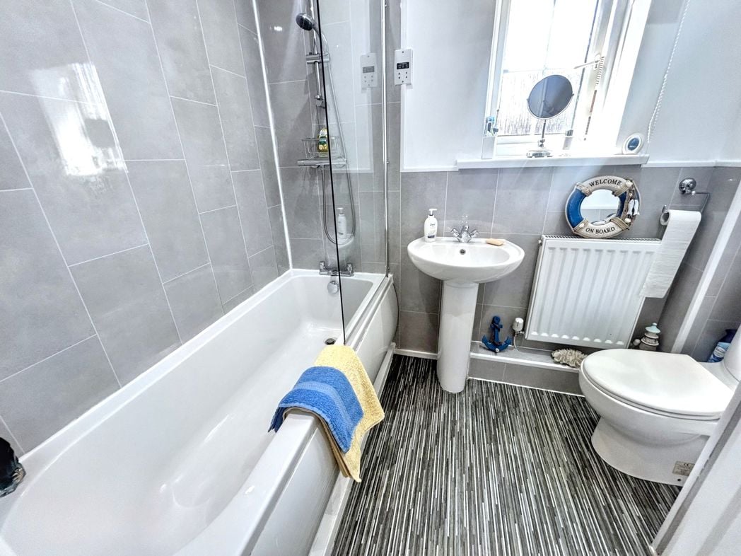 Property image 11 of 16