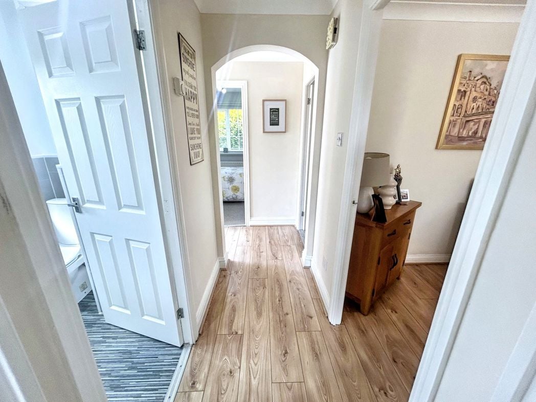 Property image 8 of 16