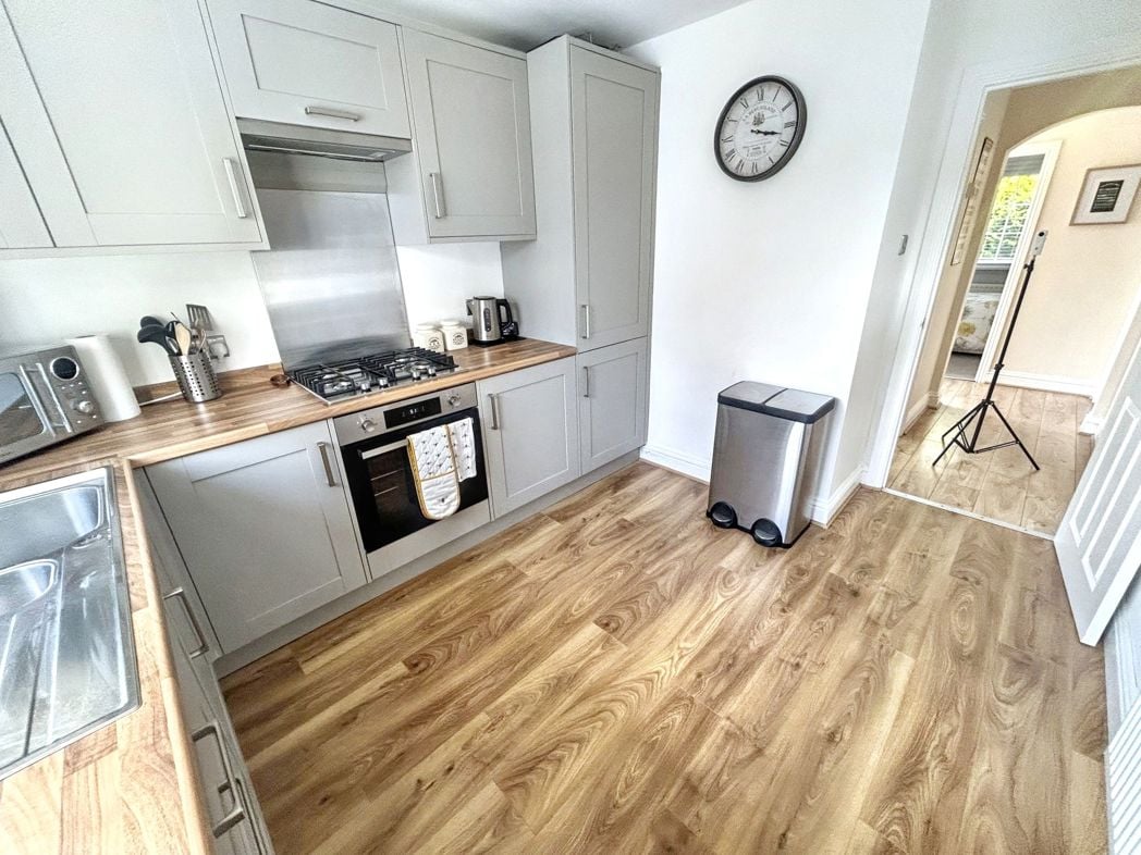 Property image 5 of 16