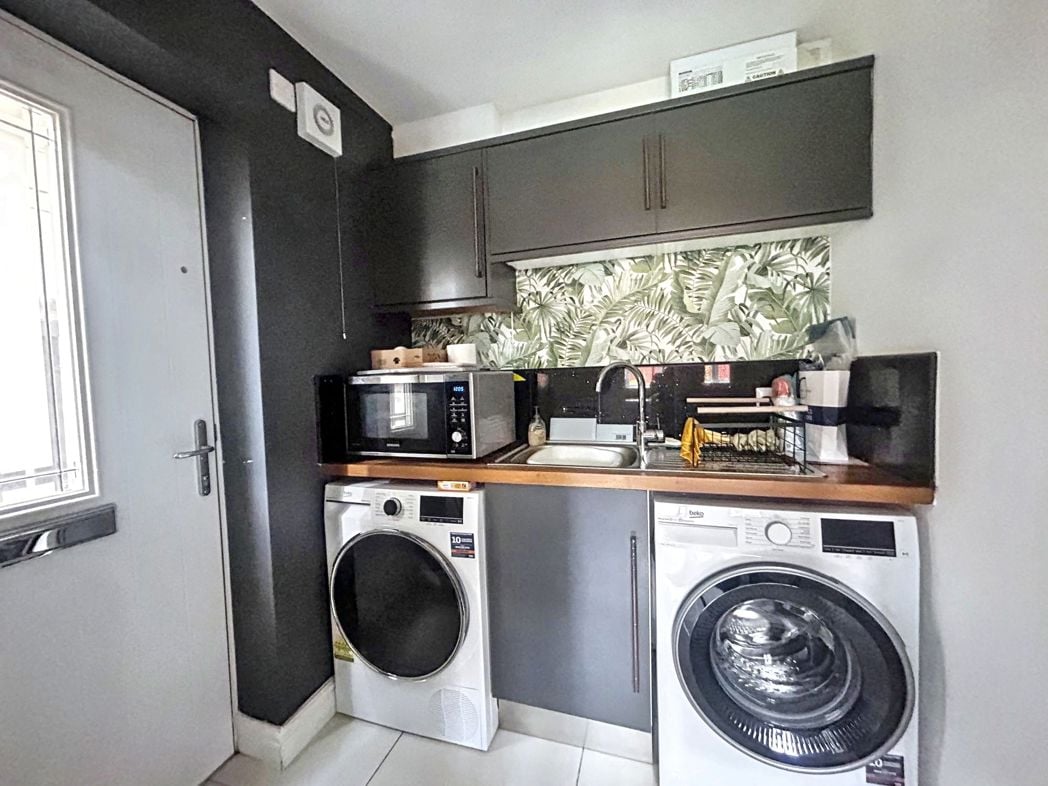 Property image 8 of 24